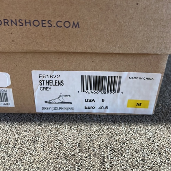 Born women’s gladiator style sandals. - Picture 2 of 12